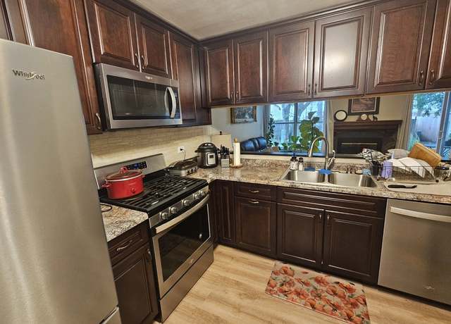Photo of 1305 Coldspring Rd, Carol Stream, IL 60188