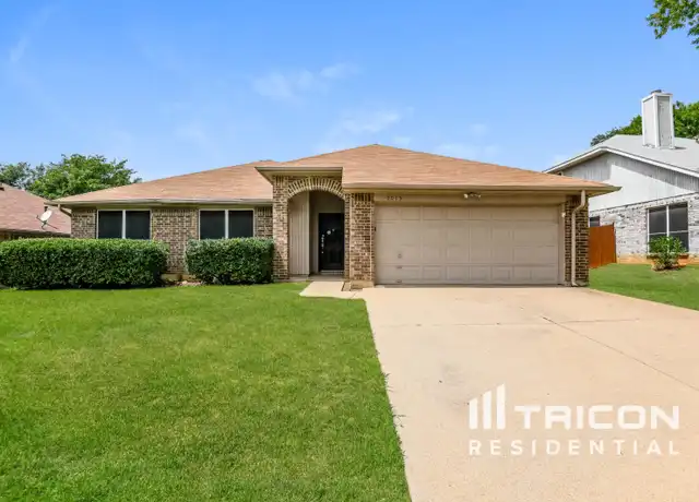 Property at 7015 Escondido Dr, Arlington, TX, 76016, 4 beds, 2 baths, [object Object]