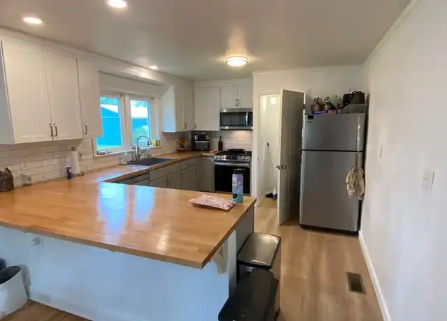 Property at 305 Charles Rd, Lancaster, PA, 17603, 3 beds, 1 bath, [object Object]