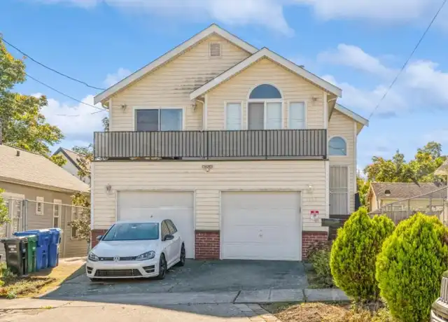 Property at 1933 S Waite St, Seattle, WA, 98144, 3 beds, 2 baths, [object Object]