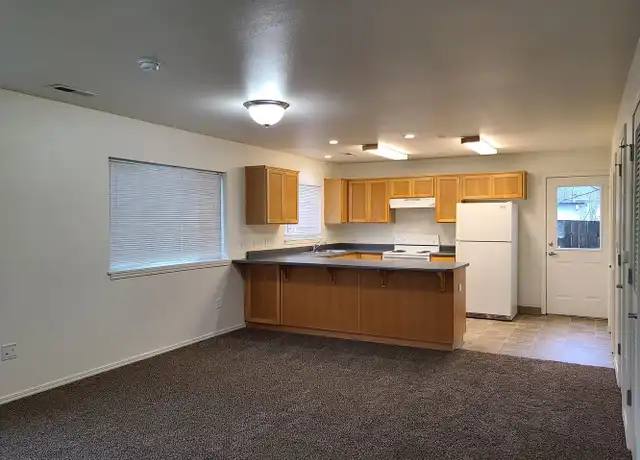 Property at 6901-6919 N Ida Ave Unit 6901, Portland, OR, 97203, 3 beds, 1.5 baths, [object Object]