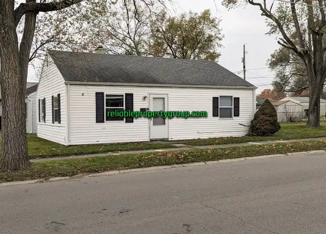 Property at 2401 Beacon St, Fort Wayne, IN, 46805, 3 beds, 1 bath, [object Object]