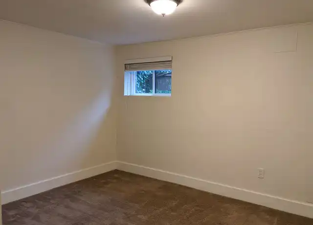 Property at Elise Apartments - 1627 10th Ave W, Seattle, WA, 98119, 1 bed, 1 bath, [object Object]