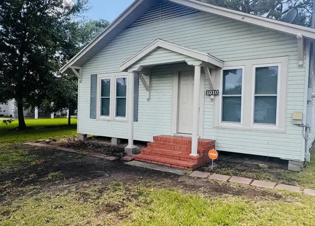 Property at 1010 Marion St, Port Neches, TX, 77651, 3 beds, 1.5 baths, [object Object]