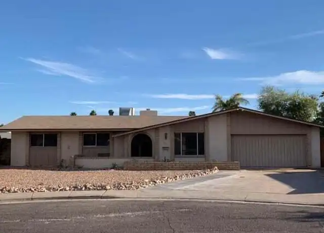 Property at 2321 W Cabana Cir, Mesa, AZ, 85202, 4 beds, 2 baths, [object Object]