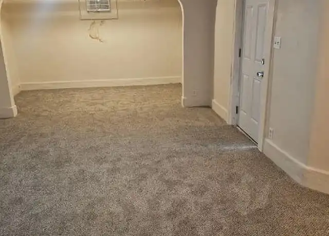 Property at 610 S 35th Ave Unit 3, Omaha, NE, 68105, 1 bed, 1 bath, [object Object]