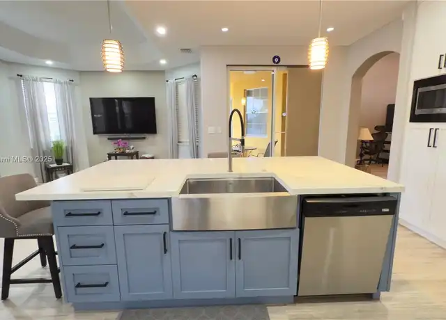Property at 1247 NW 165th Ave, Pembroke Pines, FL, 33028, 4 beds, 2.5 baths, [object Object]