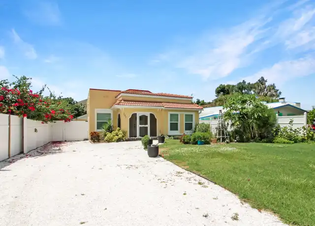 Property at 305 Pameto Rd, Nokomis, FL, 34275, 3 beds, 2 baths, [object Object]