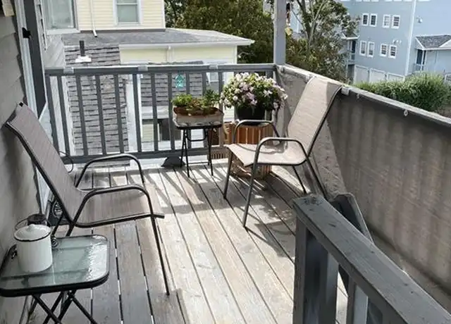 Property at 718 Quinnipiac Ct Unit 3, New Haven, CT, 06513, 2 beds, 1 bath, [object Object]