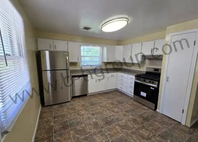 Property at 8059 27th Ave Unit Upper, Kenosha, WI, 53143, 3 beds, 1 bath, [object Object]