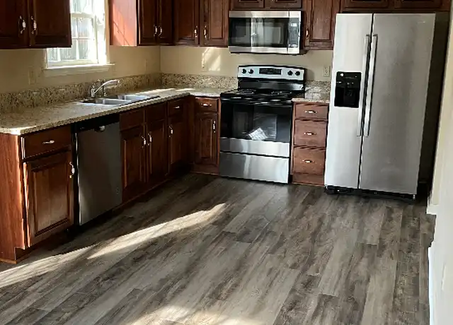 Property at 615 N High St Unit B, Columbia, TN, 38401, 3 beds, 2.5 baths, [object Object]