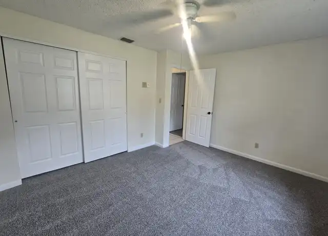 Property at 21364 Lincoln Rd, Brooksville, FL, 34601, 3 beds, 2 baths, [object Object]