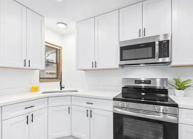 Property at 10625 W Montecito Ave, Phoenix, AZ, 85037, 1 bed, 1 bath, [object Object]