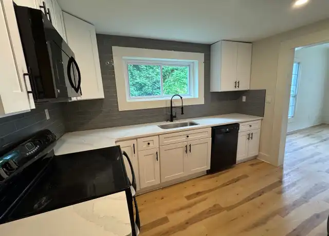 Property at 185 S Rocksprings St, Athens, GA, 30606, 2 beds, 1 bath, [object Object]