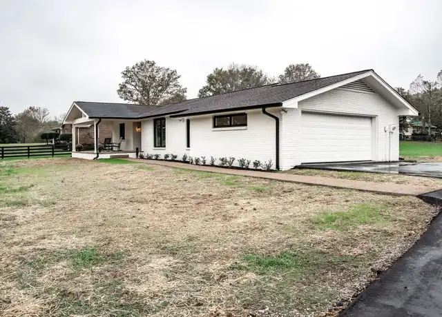 Property at 4014 Old Hillsboro Rd, Franklin, TN, 37064, 2 beds, 2 baths, [object Object]