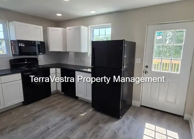 Property at 122 South Ave Unit 2, Bridgeton, NJ, 08302, 2 beds, 1 bath, [object Object]