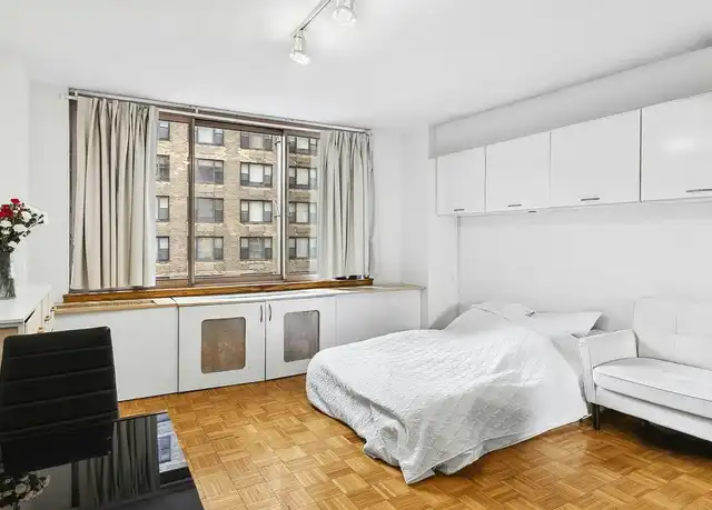 Property at 235 E 40th St Unit 17I, New York, NY, 10016, 0 beds, 1 bath, [object Object]