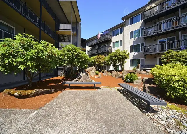 Photo of 17525 80th Ave NE, Kenmore, WA 98028