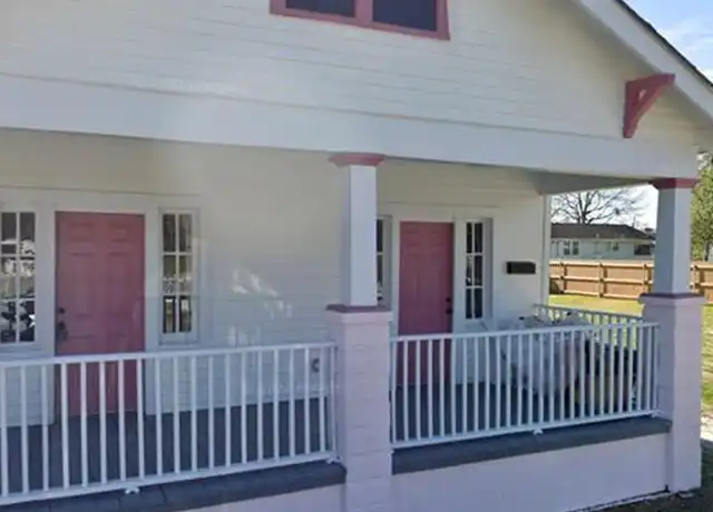 Property at 1030 8th St, Gretna, LA, 70053, 4 beds, 2 baths, [object Object]