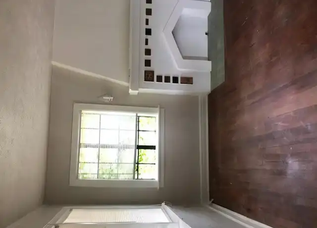 Property at 3512 N Robinson Ave, Oklahoma City, OK, 73118, 1 bed, 1 bath, [object Object]