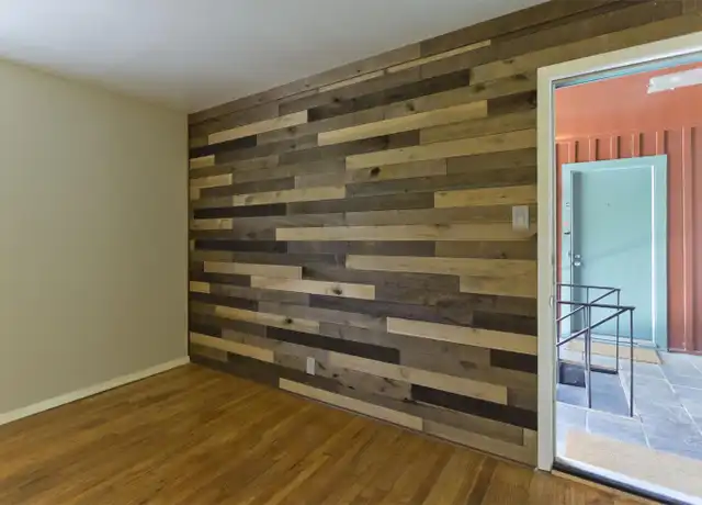 Property at 804 N Locust St Unit B3, Denton, TX, 76201, 1 bed, 1 bath, [object Object]