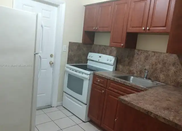 Property at 260 NW 40th Ct Unit 2, Oakland Park, FL, 33309, 2 beds, 1 bath, [object Object]