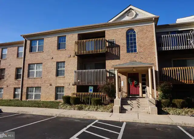 Property at 6 Banyan Wood Ct #301, Essex, MD, 21221, 2 beds, 1 bath, [object Object]