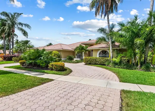 Property at 10901 NW 6th St, Plantation, FL, 33324, 5 beds, 3.5 baths, [object Object]
