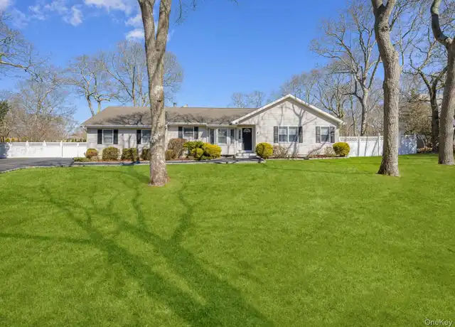 Property at 14 Sandalwood Ct, Hampton Bays, NY, 11946, 3 beds, 2 baths, [object Object]