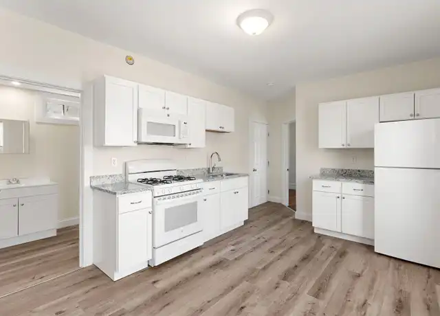 Property at 79 Shaw St, Lowell, MA, 01851, 3 beds, 1 bath, [object Object]