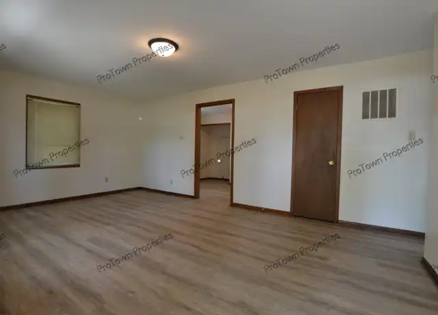 Property at 8 Girard Blvd, Joliet, IL, 60433, 2 beds, 1 bath, [object Object]