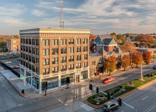 Photo of 1500 S Grand Blvd, Saint Louis, MO 63104