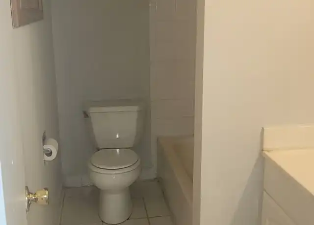 Property at 929 N Grandview Ave Unit 2, Daytona Beach, FL, 32118, 0 beds, 1 bath, [object Object]