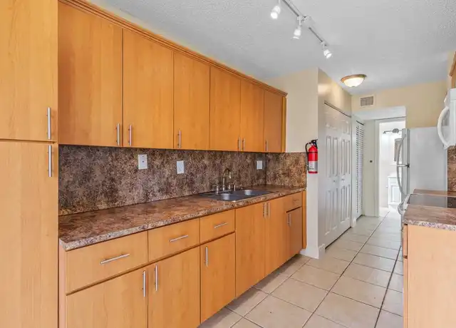 Property at 3550 Blue Lake Dr, Pompano Beach, FL, 33064, 1 bed, 2 baths, [object Object]