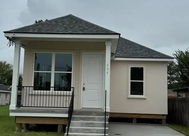 Property at 735 17th St, Gretna, LA, 70053, 3 beds, 2 baths, [object Object]