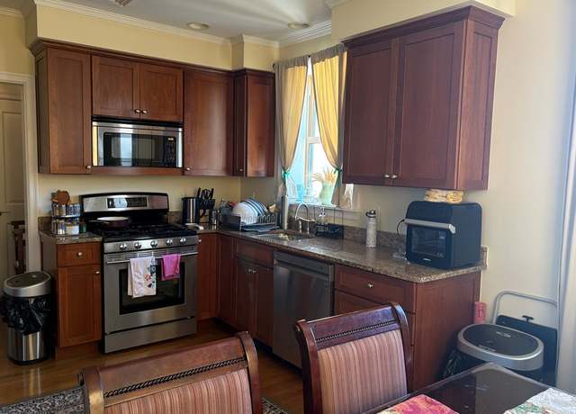 Photo of 1180 Narragansett Blvd Unit B3, Cranston, RI 02905