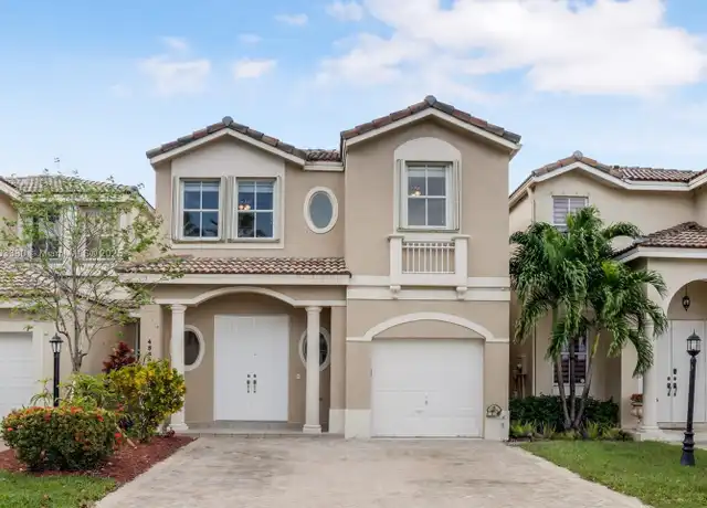 Property at 4882 NW 108th Psge, Doral, FL, 33178, 3 beds, 2.5 baths, [object Object]