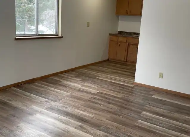 Property at 1601 E 10th St Unit 201, Merrill, WI, 54452, 2 beds, 1 bath, [object Object]