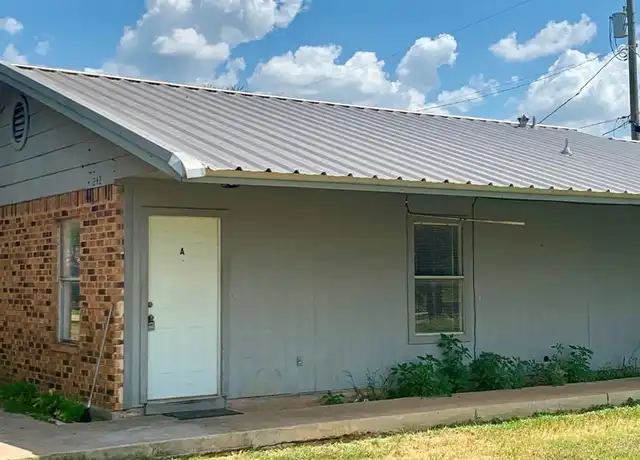 Property at 212 Monterrey St Unit B, Elgin, TX, 78621, 3 beds, 1 bath, [object Object]