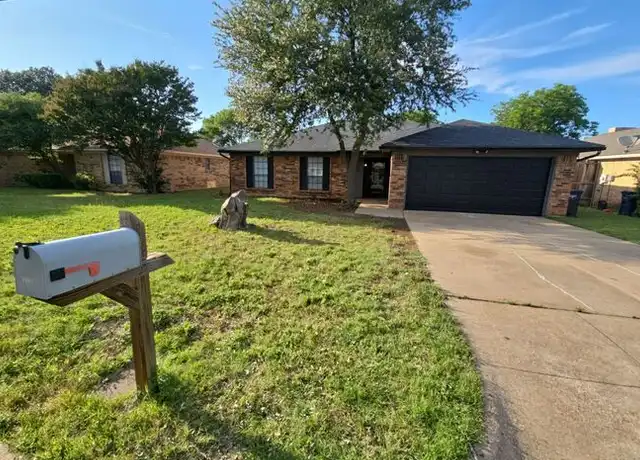 Property at 2812 Whitehurst Dr, Fort Worth, TX, 76133, 4 beds, 2 baths, [object Object]