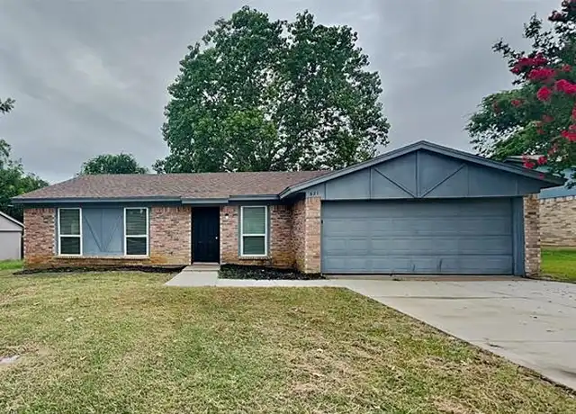 Property at 621 Meadowview Dr, Mansfield, TX, 76063, 3 beds, 2 baths, [object Object]