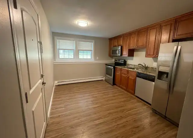 Property at 14 Stonehenge Rd #6, Londonderry, NH, 03053, 2 beds, 1 bath, [object Object]