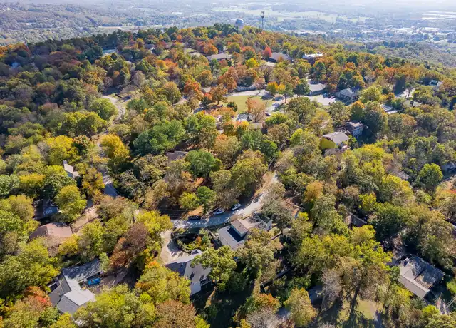 Property at 109 W Skyline Dr, Fayetteville, AR, 72701, 5 beds, 4 baths, [object Object]