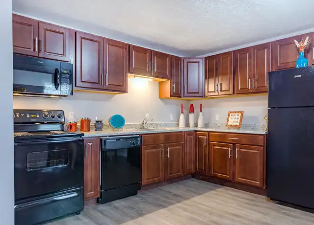 Property at 610 E College St Unit C5, Jackson, TN, 38301, 2 beds, 1 bath, [object Object]