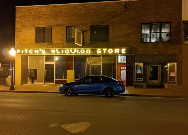 Property at 706 Market St Unit 204, Metropolis, IL, 62960, 2 beds, 1 bath, [object Object]