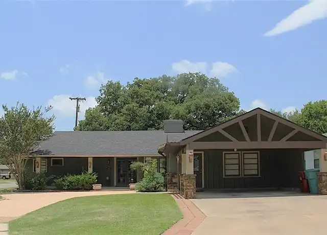 Property at 1400 N Highland Ave, Sherman, TX, 75092, 2 beds, 2.5 baths, [object Object]