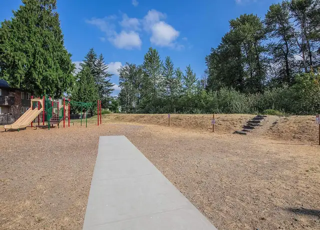 Photo of 1406 Maple Ln, Kent, WA 98030
