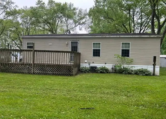 Property at 807 Greenfield Ln, Valparaiso, IN, 46385, 3 beds, 2 baths, [object Object]