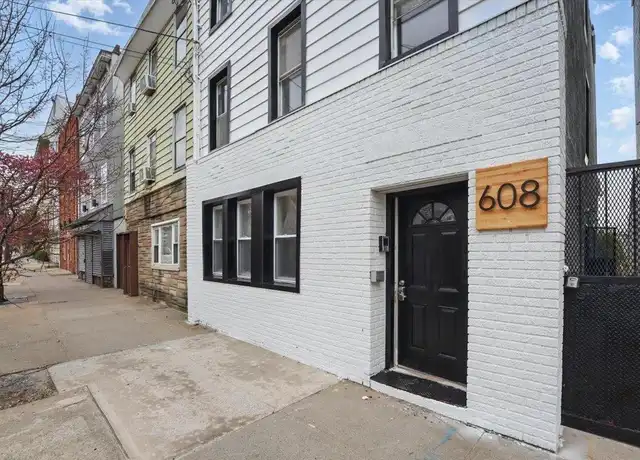 Property at 608 Palisade Ave Unit 2, Jersey City, NJ, 07307, 2 beds, 1 bath, [object Object]
