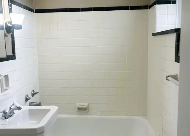 Property at 1804 W Genesee St, Syracuse, NY, 13204, 1 bed, 1 bath, [object Object]